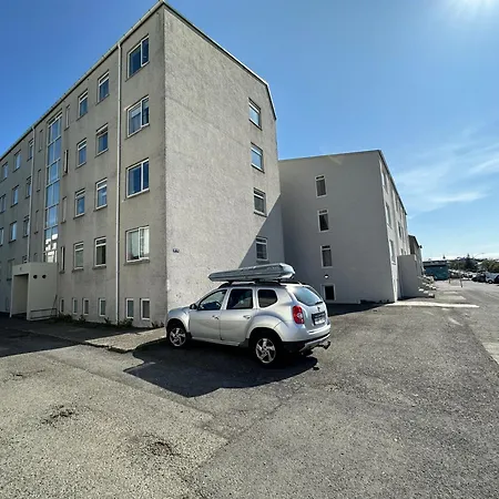 In Laugarnesvegi, - Birta Lejlighed