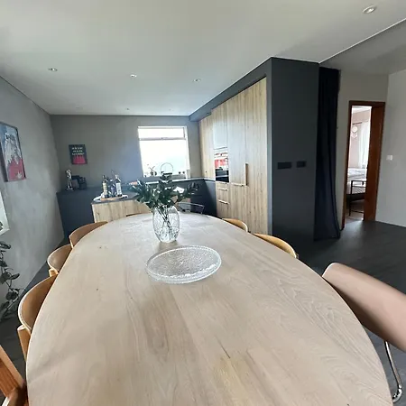 In Laugarnesvegi, - Birta * Reykjavík