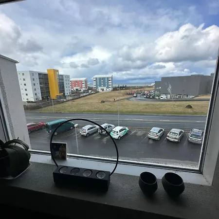 In Laugarnesvegi, - Birta